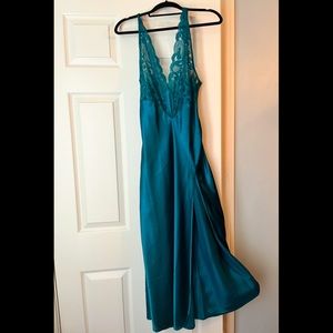 Victoria Secret- Night gown slip - Emerald Green- Size Small